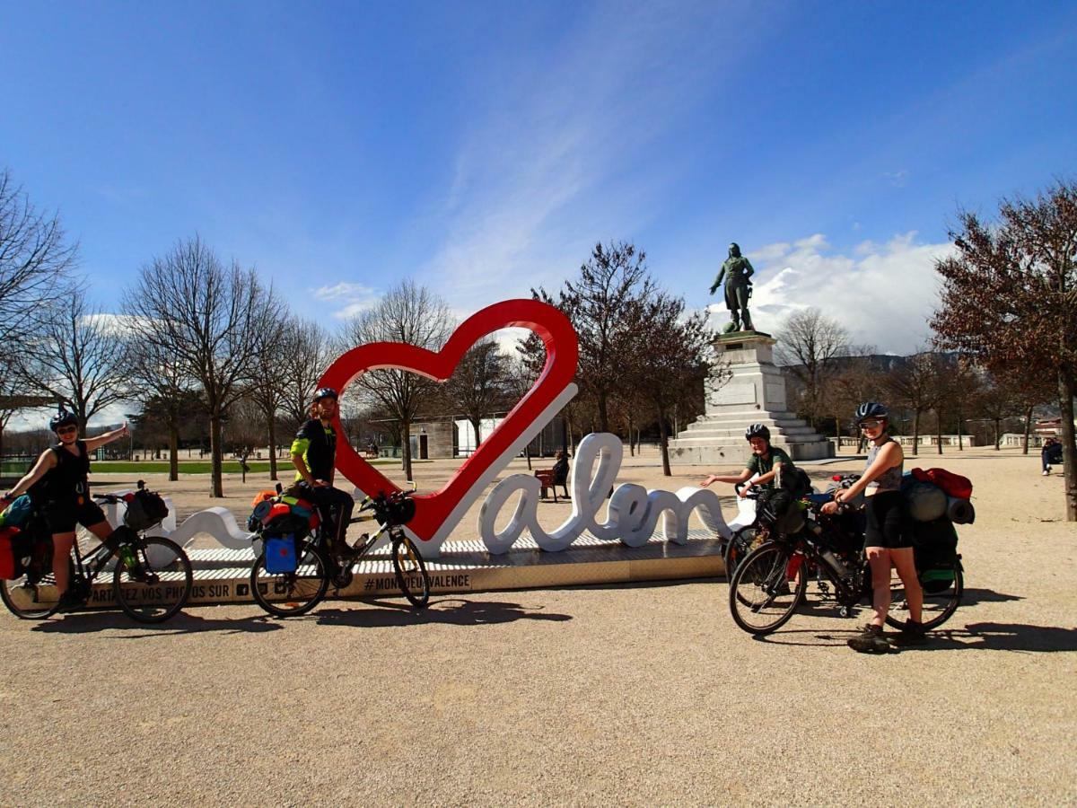 Velo Gite Valence 瓦朗斯 外观 照片